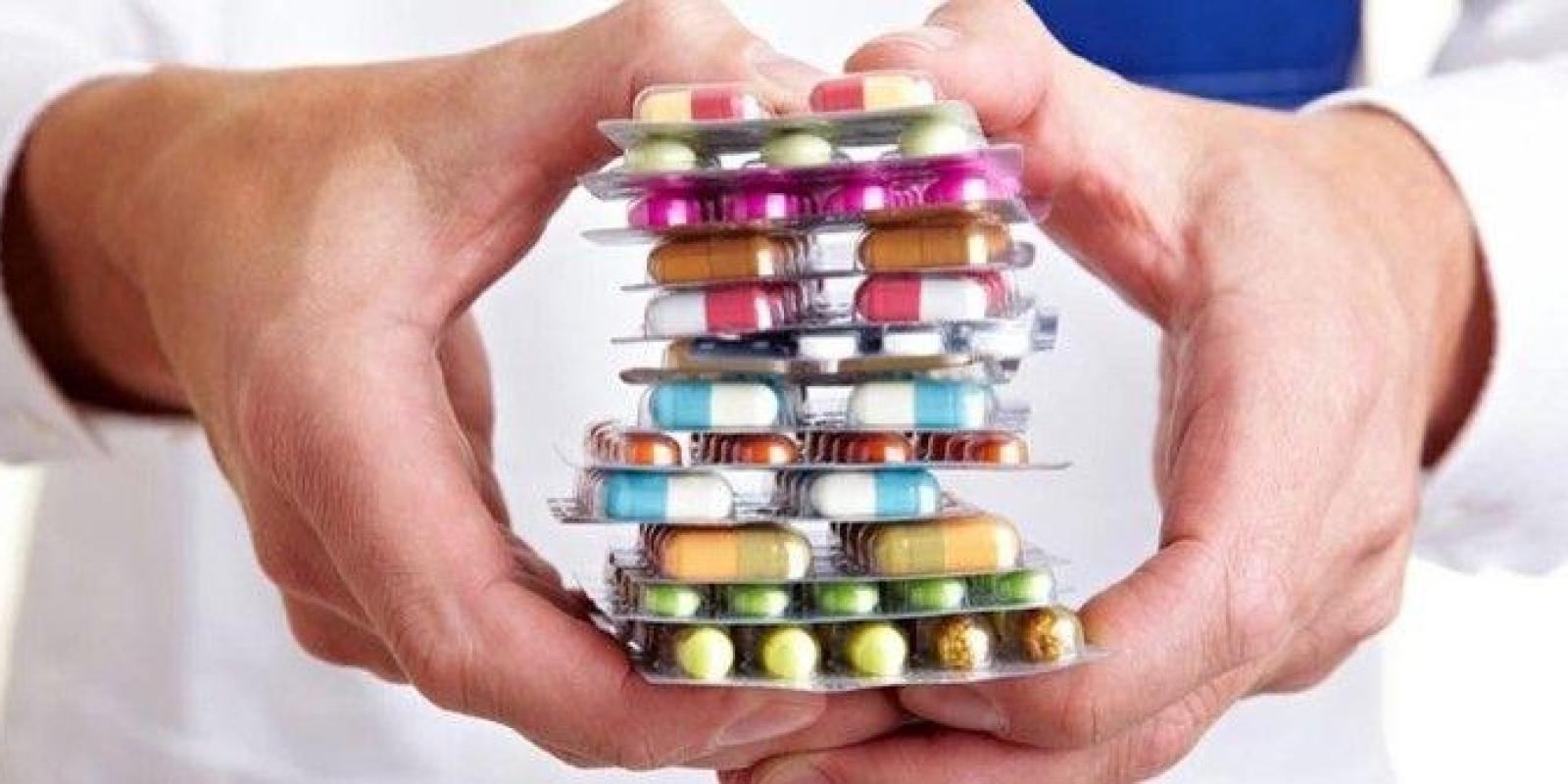 De quem é a responsabilidade pelo fornecimento gratuito de medicamentos à população