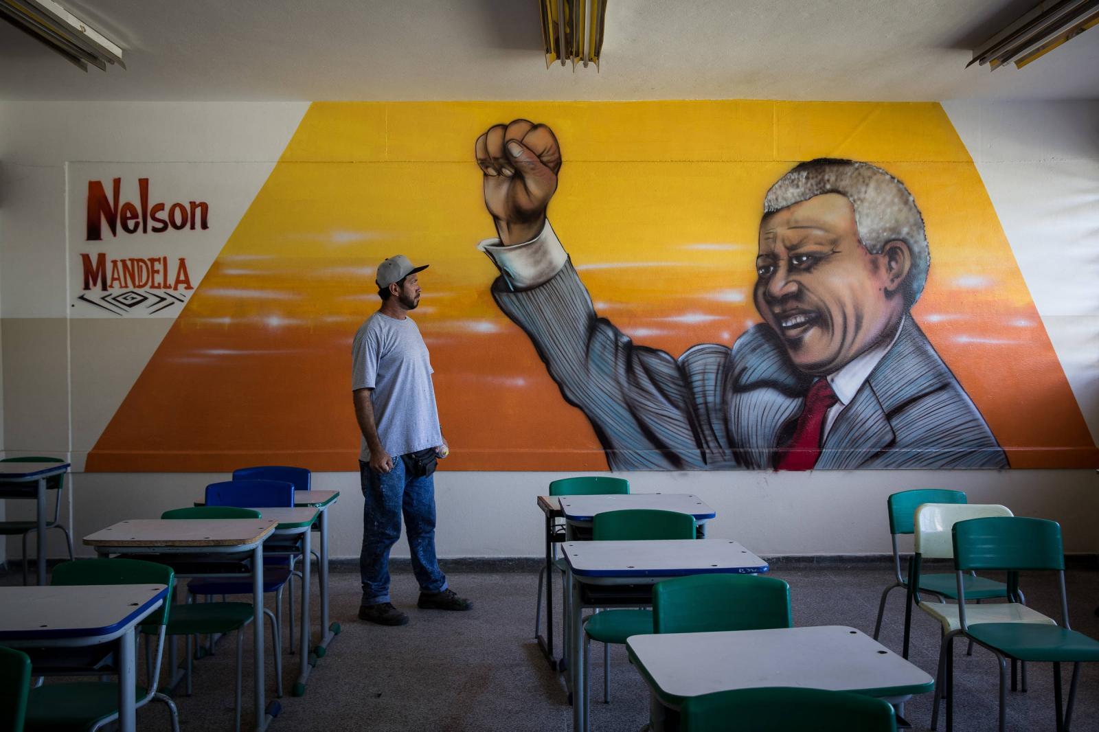 Escola Pública Ganha Grafites Em Sala De Aula