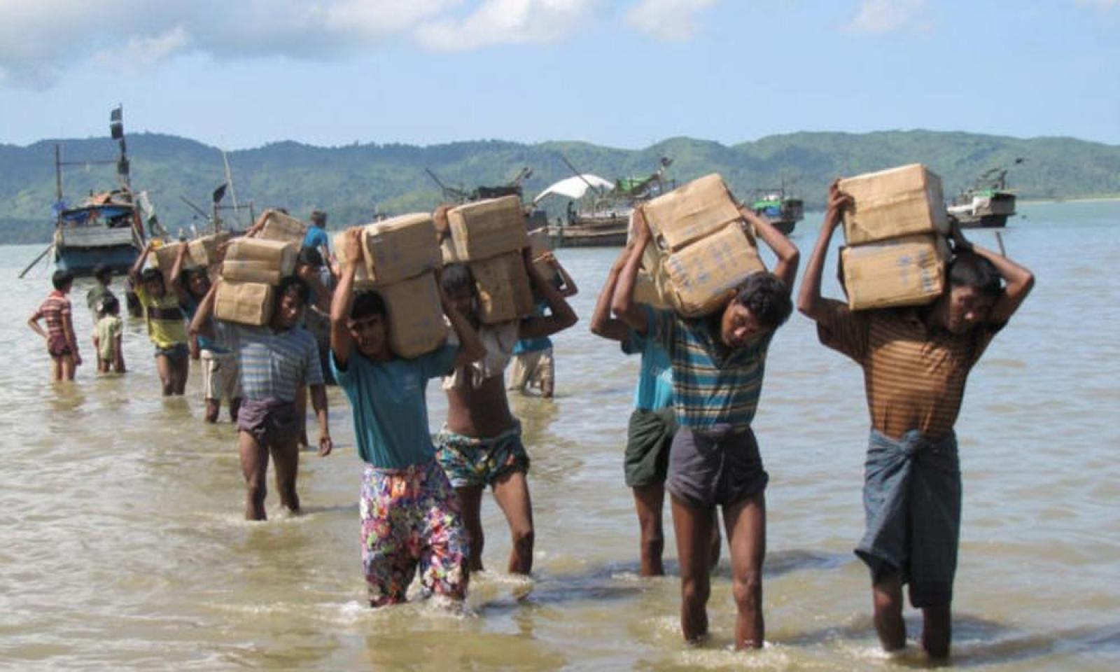 Refugiados climáticos se amontoam em favelas de Bangladesh