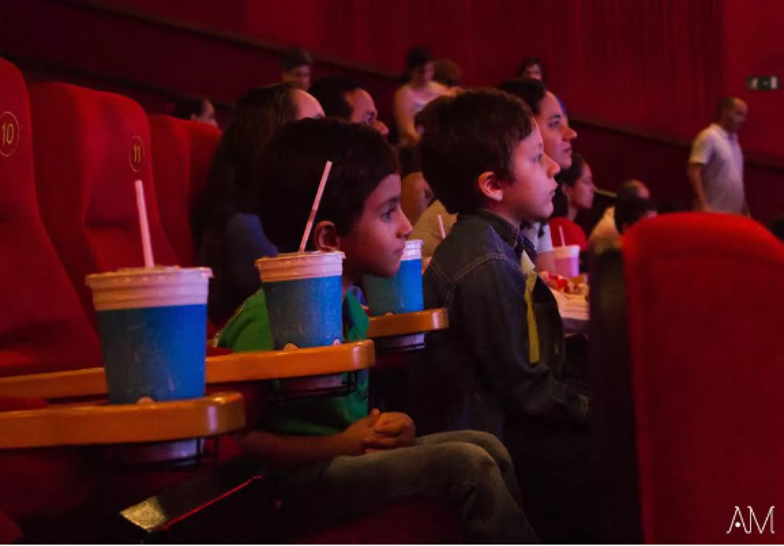 Sessão Azul: Uma Sala De Cinema Para Acolher Crianças Com Autismo